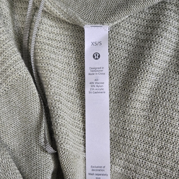 Lululemon Cashlu knit wrap - Picture 3 of 3